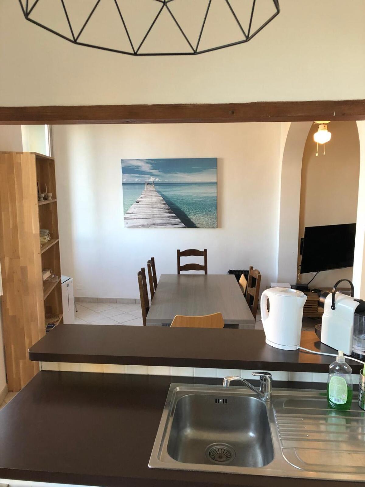 Appartement Vieille Vue Mer, A Deux Pas De La Plage!